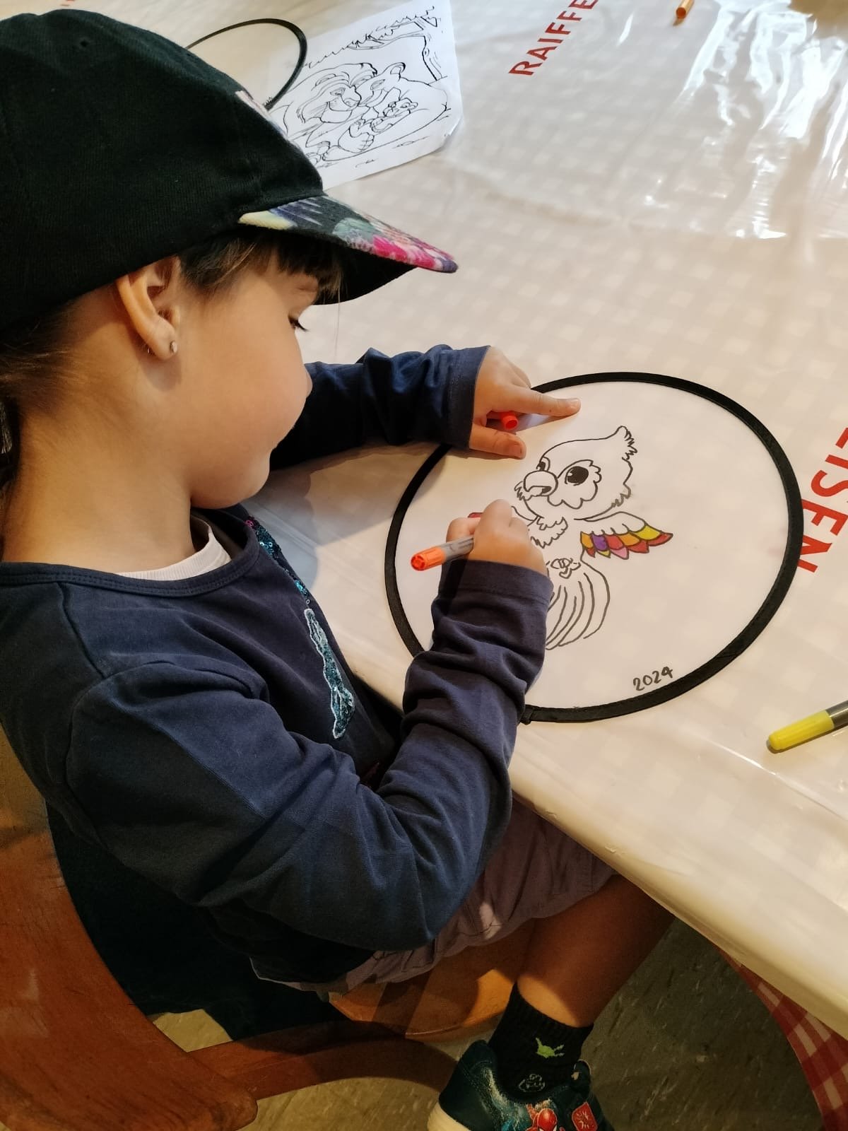 Stofffrisbee bemalen