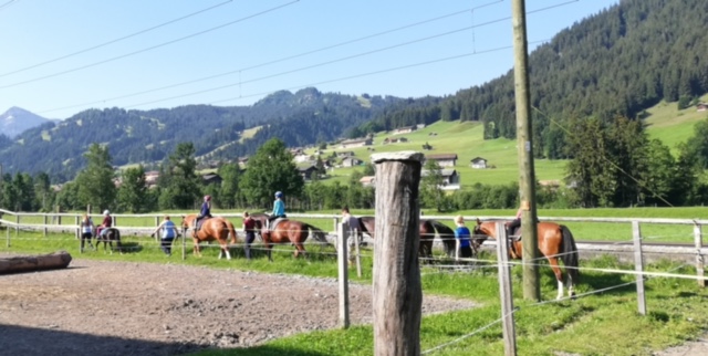 ein Ausritt zu Pferd