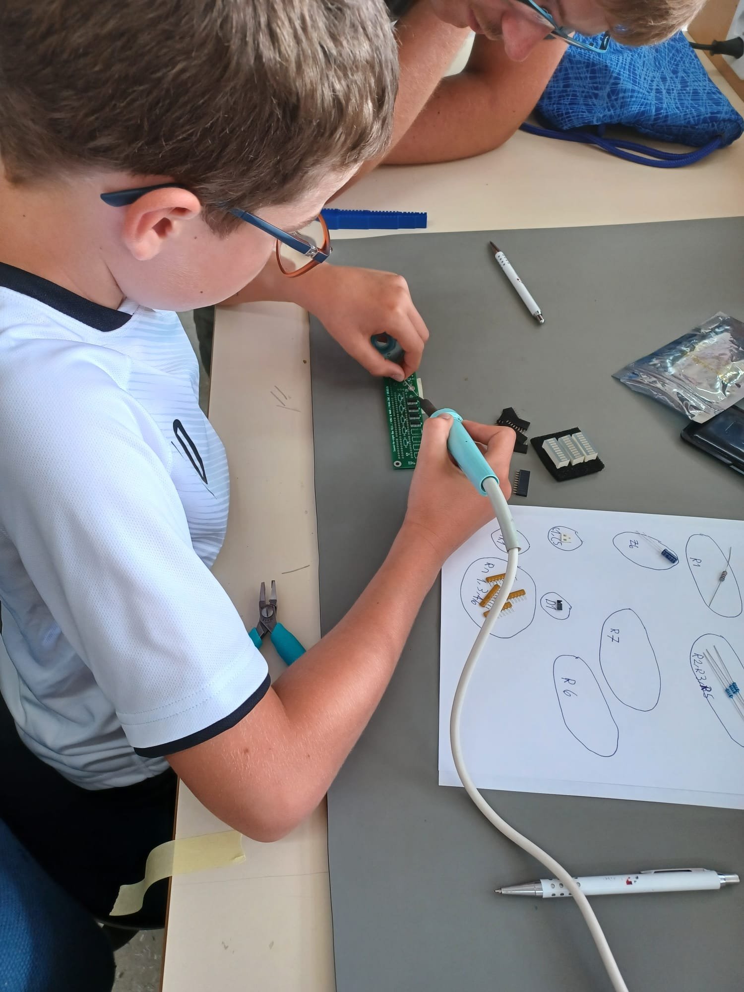 Rhytmisches Blinklicht - kennenlernen der Elektronik