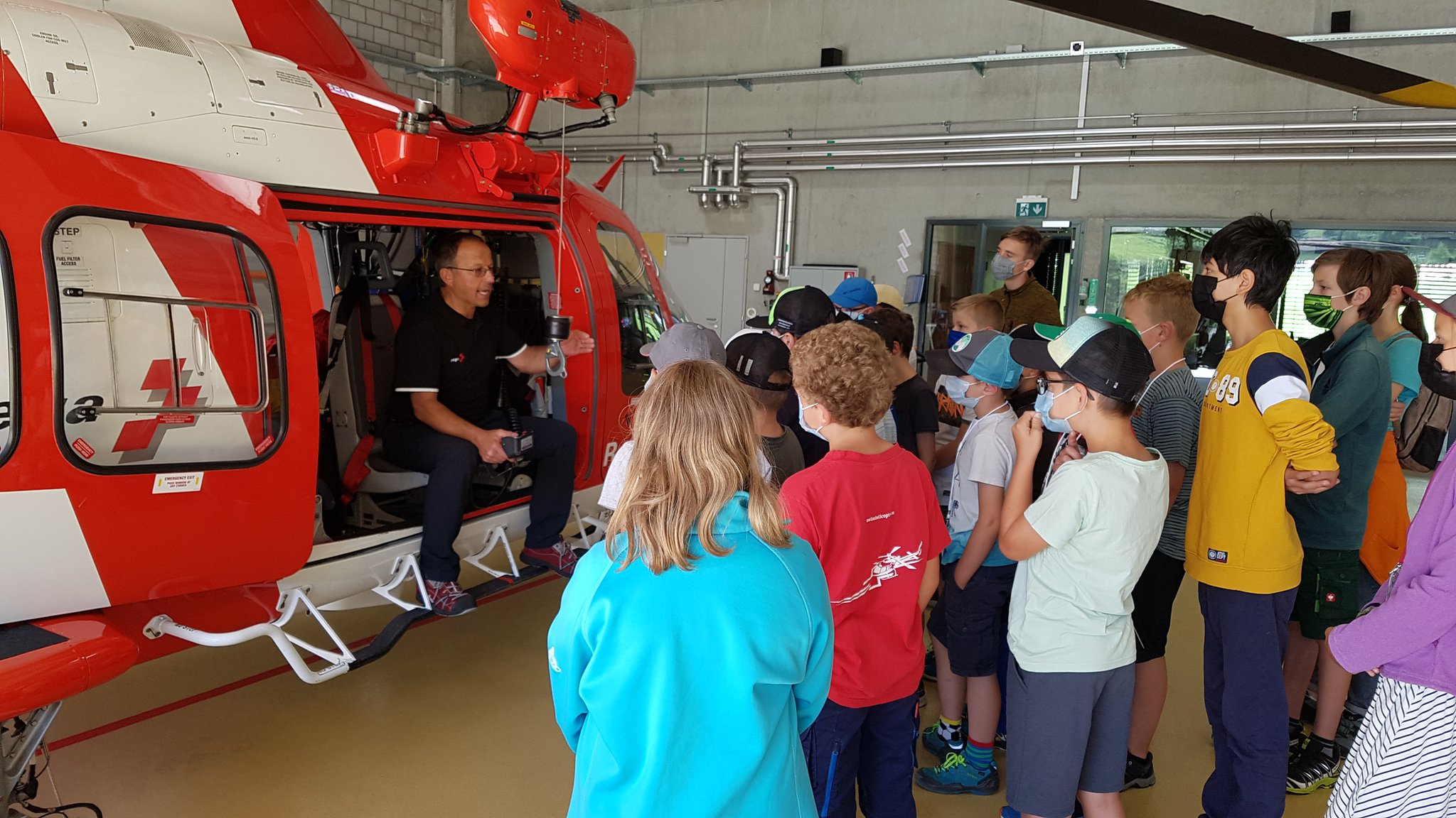 Besuch bei rega und swisshelicopteer